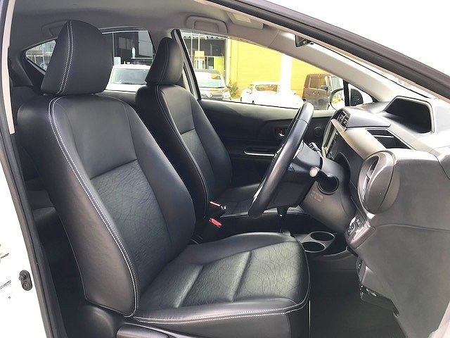 Toyota AQUA 2014-09 186139-3