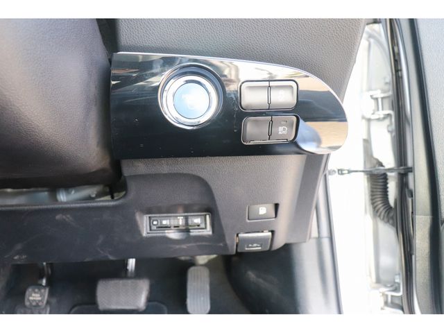 Toyota PRIUS 2020-08 27091-13