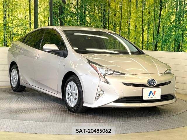 Toyota PRIUS 2017-06 379455-16