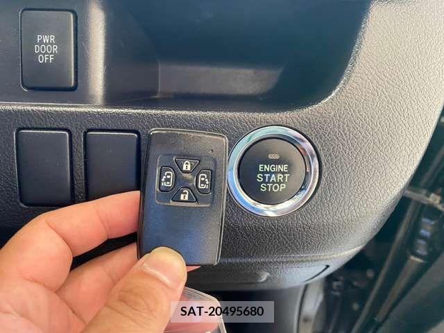Toyota VOXY 2013-08 370416-19