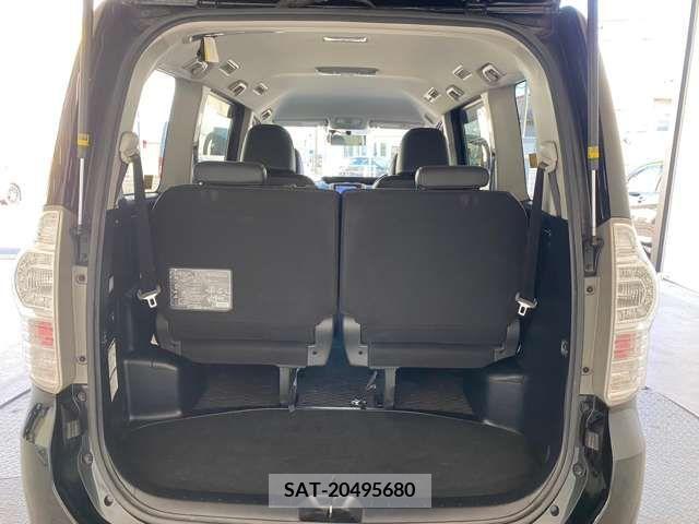 Toyota VOXY 2013-08 370416-10