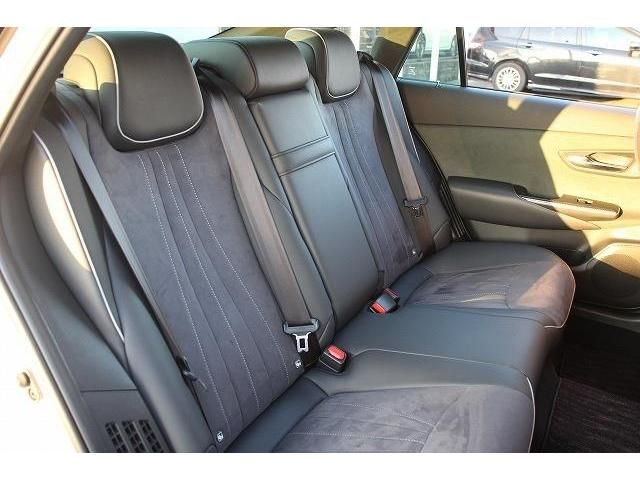 Toyota CROWN SEDAN 2018-10 20337-15