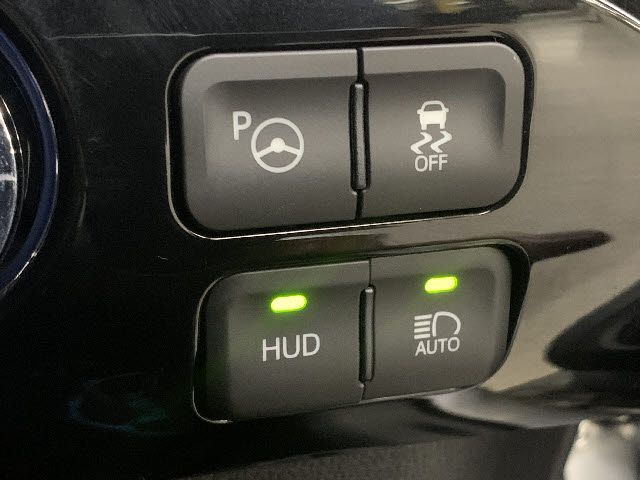 Toyota PRIUS 2016-03 180651-17
