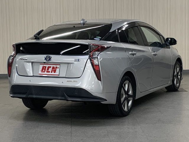 Toyota PRIUS 2016-03 180651-2