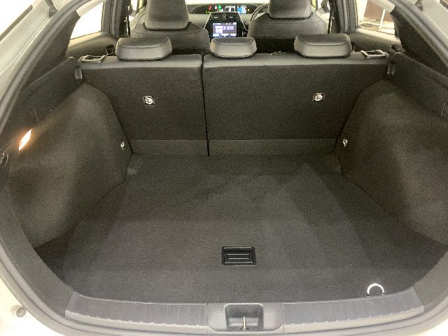 Toyota PRIUS 2016-03 180651-20