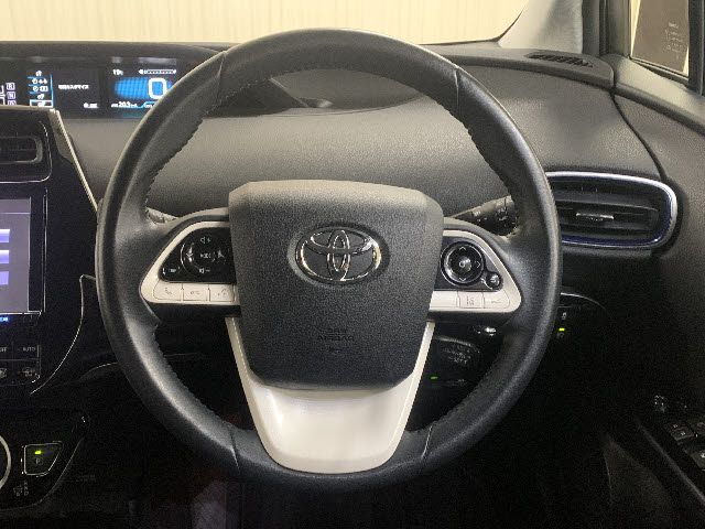 Toyota PRIUS 2016-03 180651-13