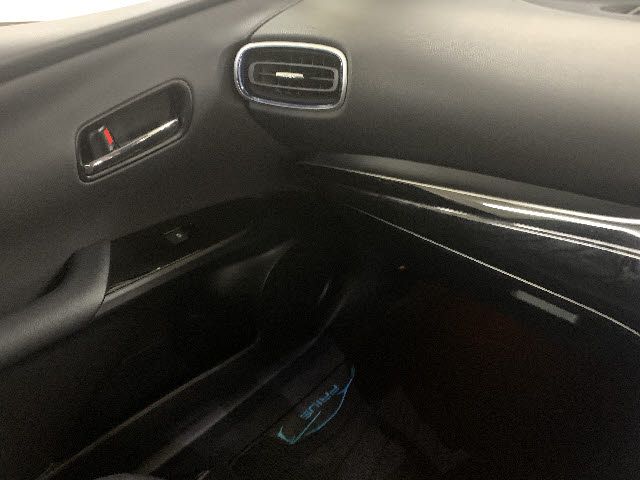 Toyota PRIUS 2016-03 180651-23
