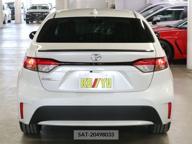 Toyota COROLLA SEDAN 2022-12 374584-5