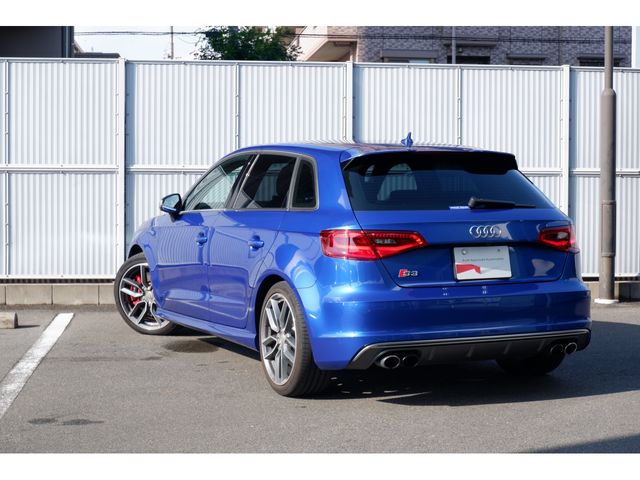 Audi S3 2016-10 181859-2