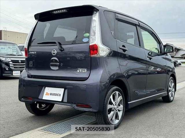 Nissan DAYZ 2014-03 255107-14