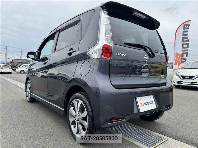 Nissan DAYZ 2014-03 255107-12