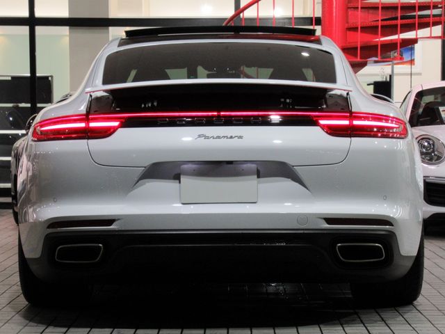 Porsche PANAMERA 2019-12 16670-23