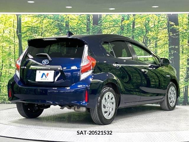 Toyota AQUA 2019-01 314359-17