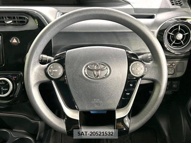 Toyota AQUA 2019-01 314359-11