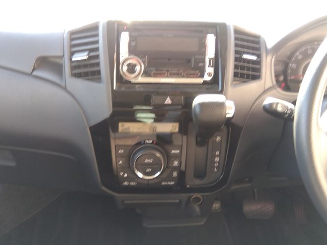 Nissan ROOX 2010-07 24914-8