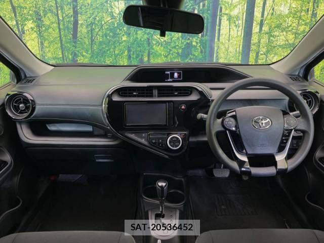 Toyota AQUA 2019-10 423713-1