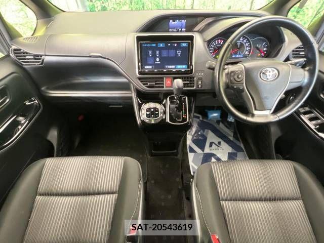 Toyota VOXY 2017-09 350459-1