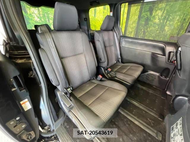 Toyota VOXY 2017-09 350459-9