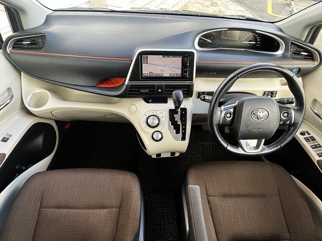 Toyota SIENTA 2016-06 192297-1