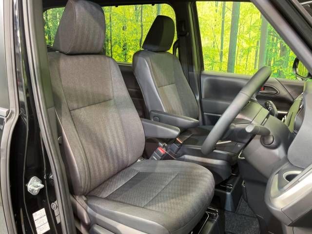 Toyota VOXY 2023-06 194775-9