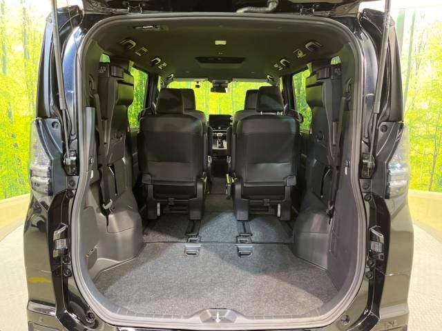 Toyota VOXY 2023-06 194775-12