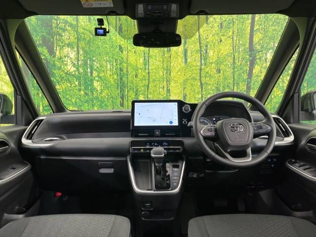 Toyota VOXY 2023-06 194775-1