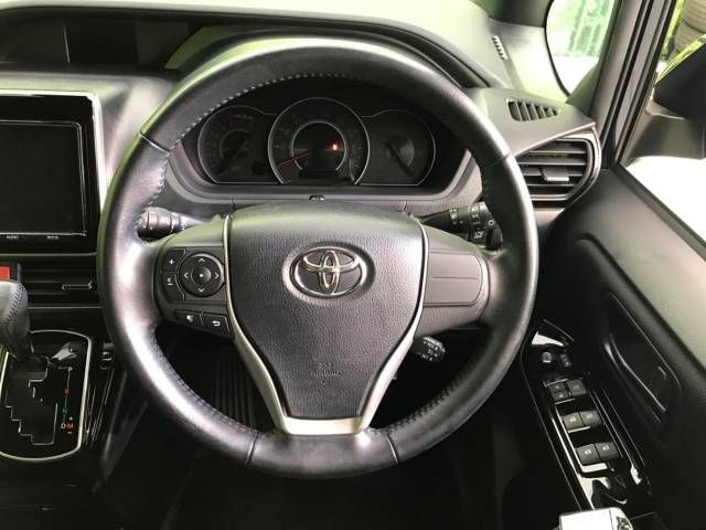 Toyota VOXY 2017-07 187168-12