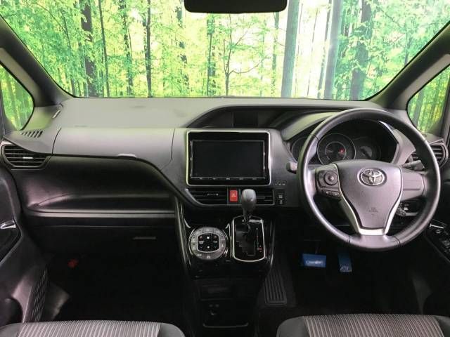 Toyota VOXY 2017-07 187168-1