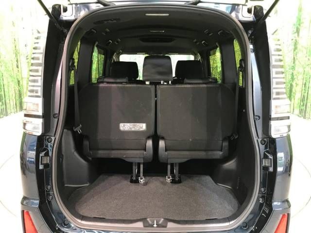 Toyota VOXY 2017-07 187168-11