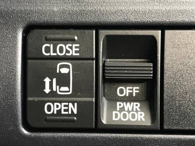 Toyota VOXY 2017-07 187168-7