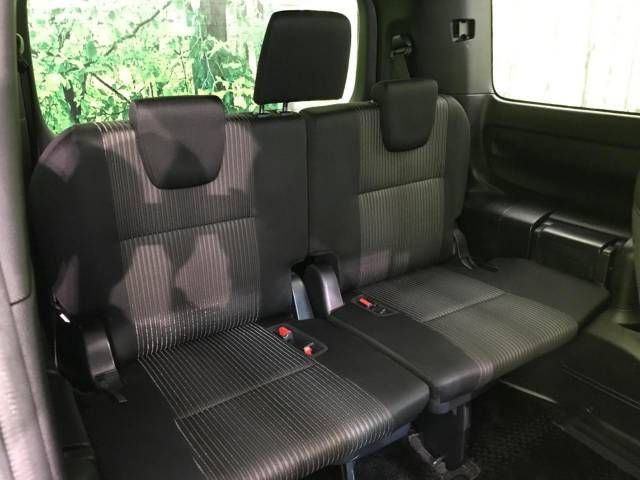 Toyota VOXY 2017-07 187168-10