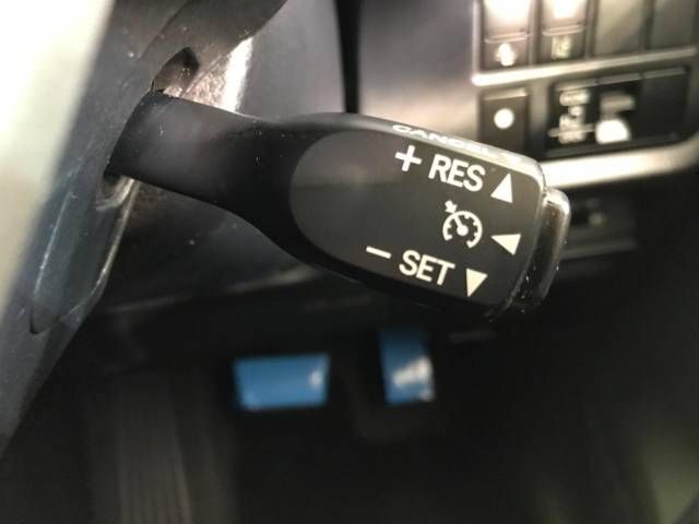 Toyota VOXY 2017-07 187168-5