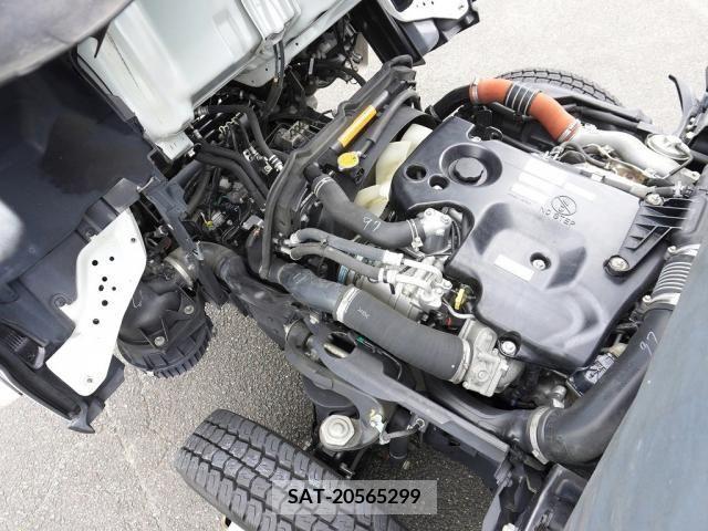 Mazda TITAN 2017-09 310878-16