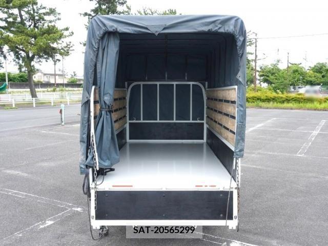 Mazda TITAN 2017-09 310878-9