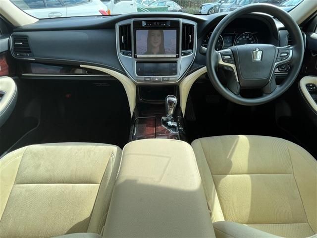 Toyota CROWN SEDAN 2016-01 1218-1