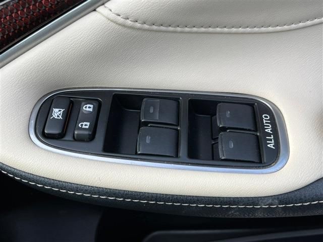 Toyota CROWN SEDAN 2016-01 1218-14