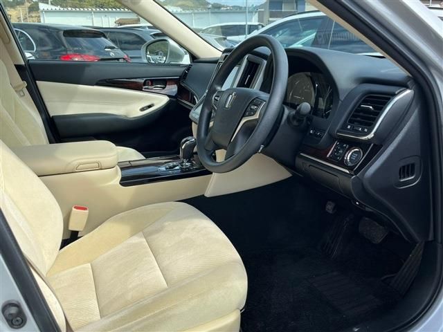 Toyota CROWN SEDAN 2016-01 1218-2
