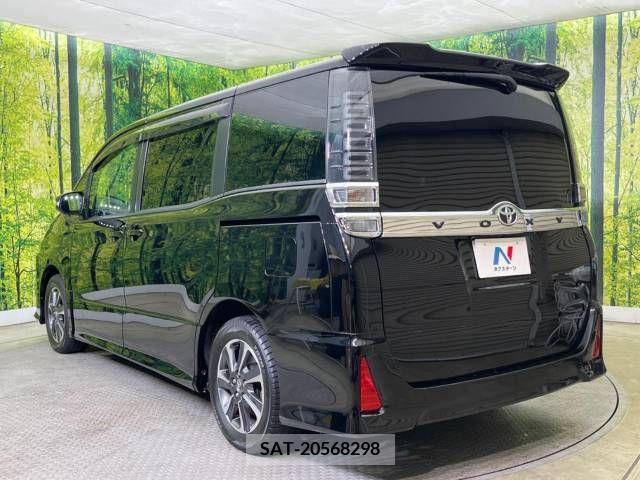 Toyota VOXY 2017-10 289437-3