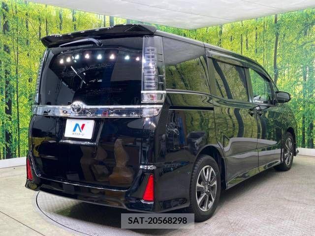Toyota VOXY 2017-10 289437-5
