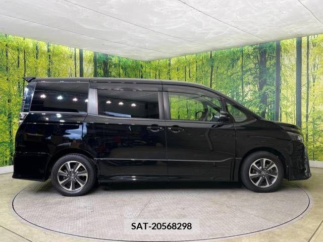 Toyota VOXY 2017-10 289437-6