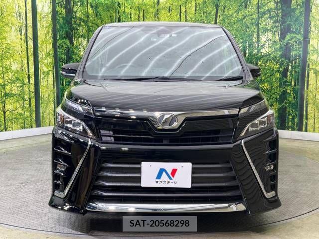 Toyota VOXY 2017-10 289437-8