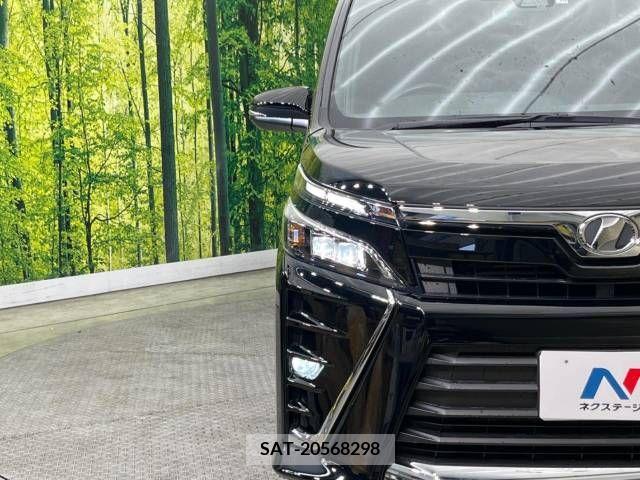 Toyota VOXY 2017-10 289437-9