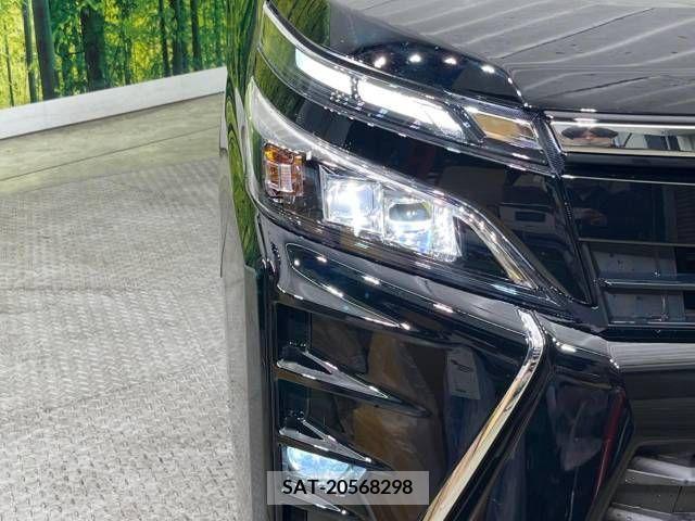 Toyota VOXY 2017-10 289437-10