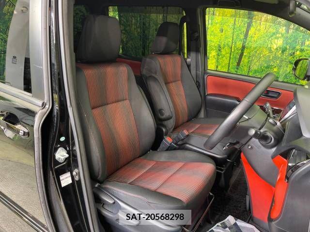Toyota VOXY 2017-10 289437-15