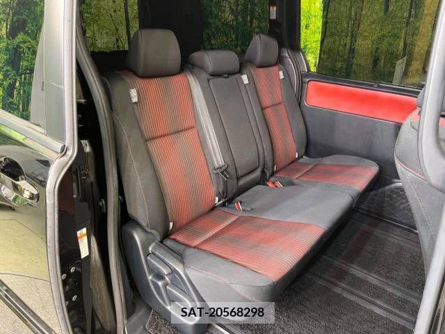 Toyota VOXY 2017-10 289437-16