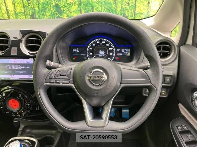 Nissan NOTE 2018-05 338555-11
