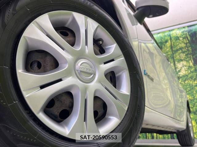 Nissan NOTE 2018-05 338555-13