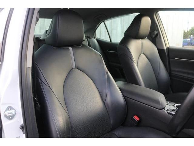 Toyota CAMRY HYBRID 2019-10 183870-10