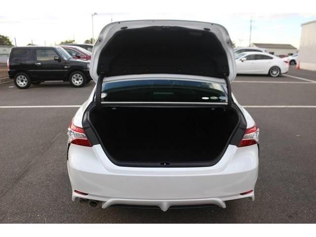 Toyota CAMRY HYBRID 2019-10 183870-9