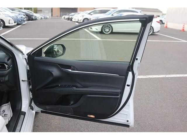 Toyota CAMRY HYBRID 2019-10 183870-8